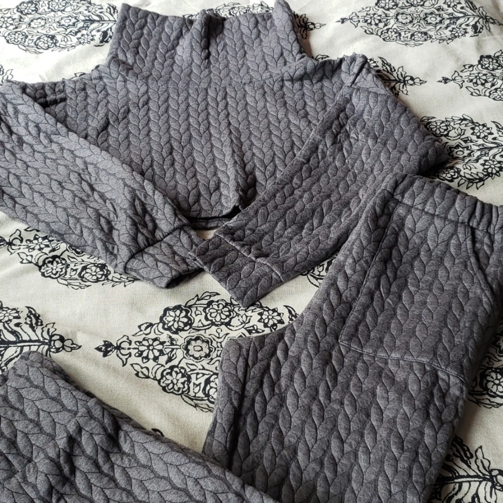 Gray Crop Top & Pant Set w/Pockets